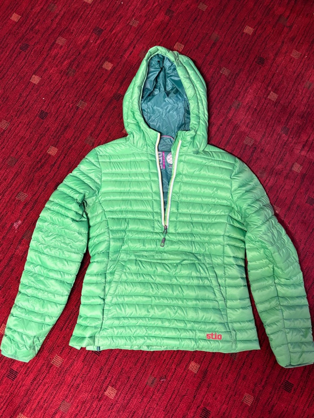 Stio Women’s Hooded Pinion Down Pullover Like New!